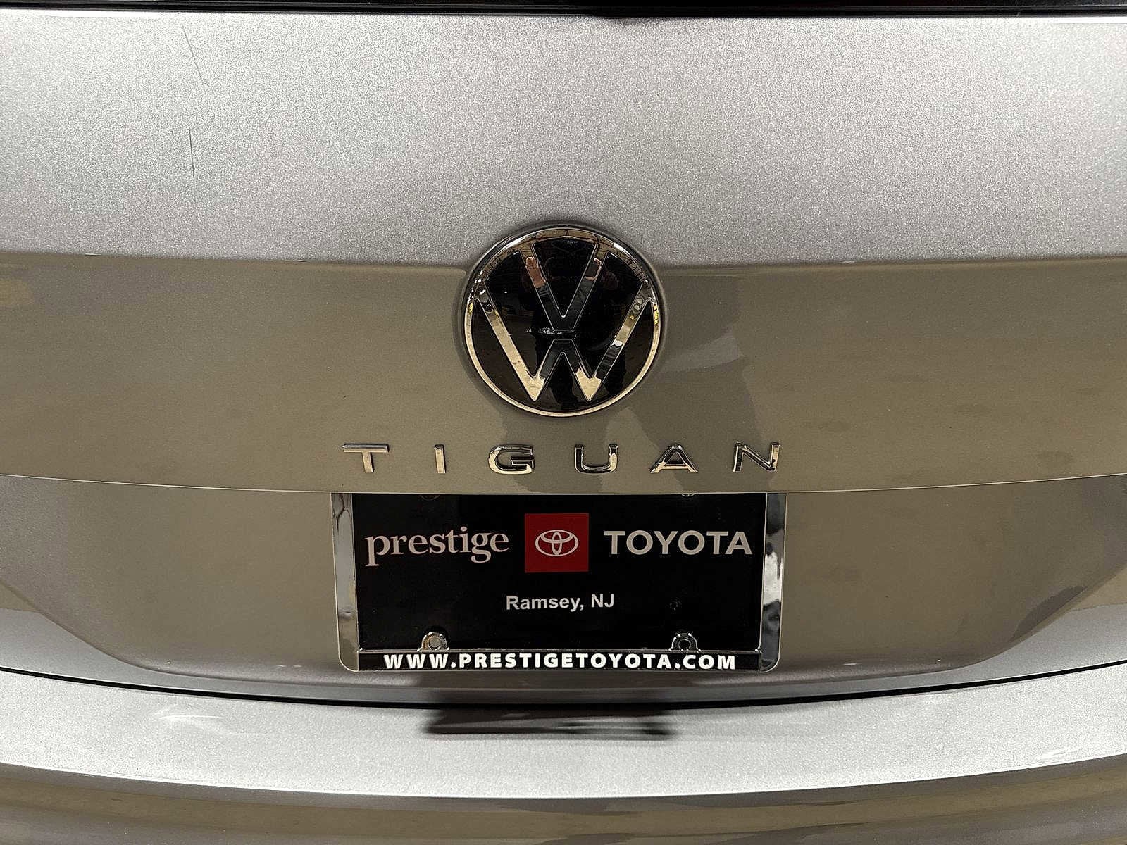 Thumbnail: 2023 Volkswagen Tiguan - 24