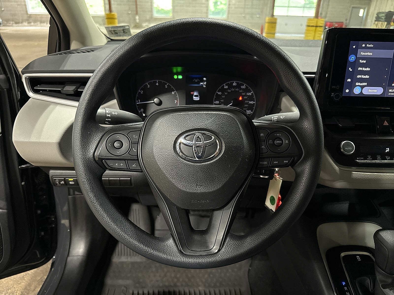 Thumbnail: 2023 Toyota Corolla - 18