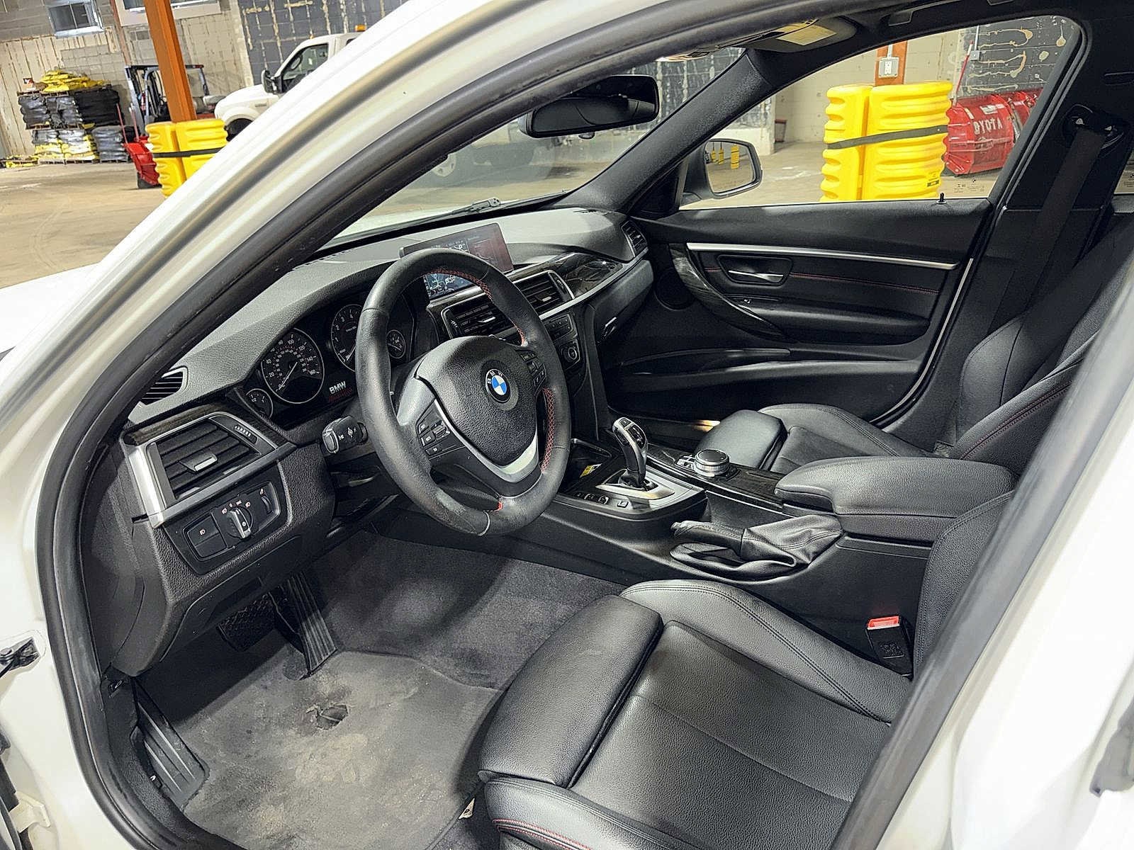 Thumbnail: 2017 BMW 3 Series - 30