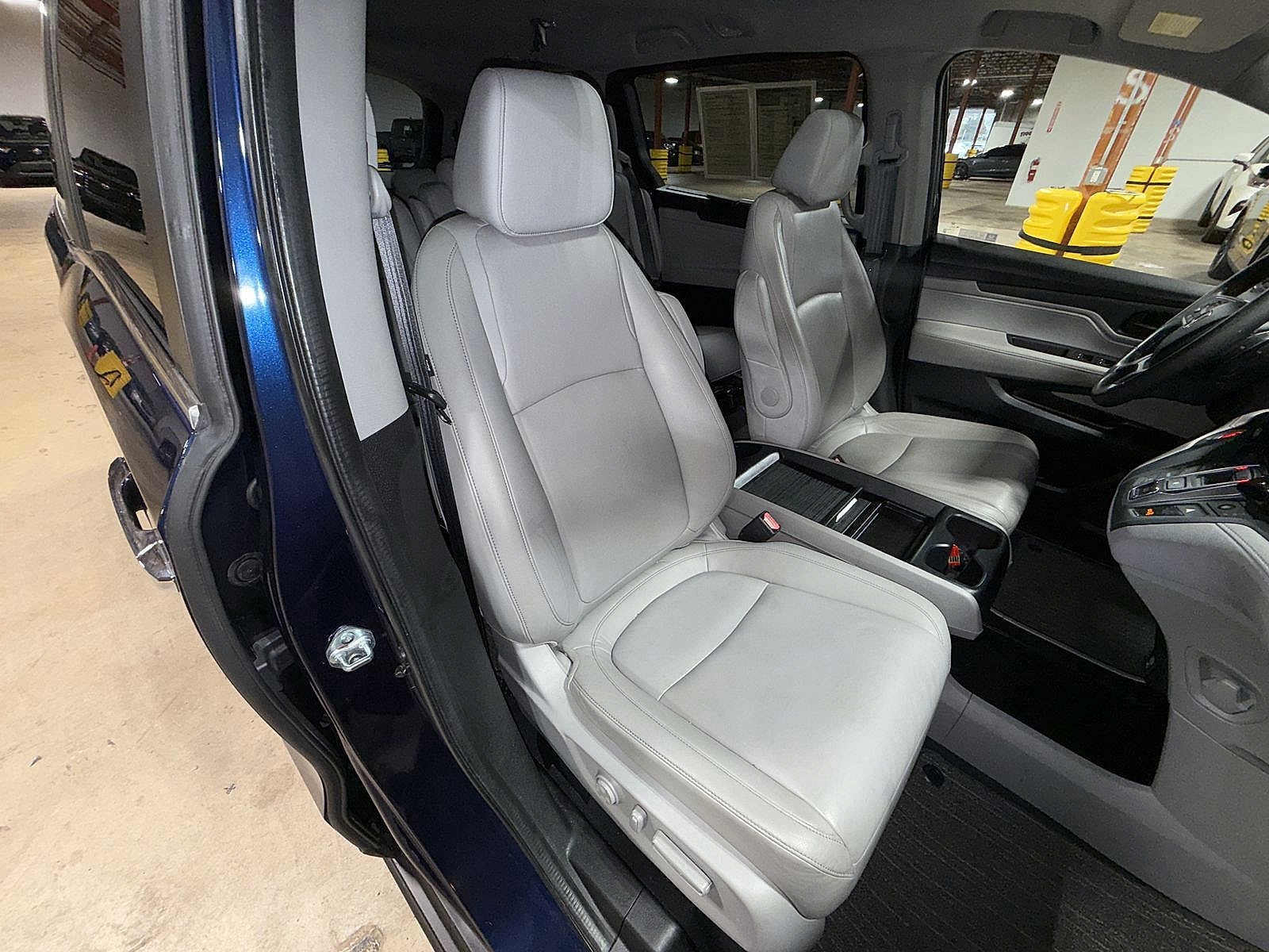 Thumbnail: 2023 Honda Odyssey - 16