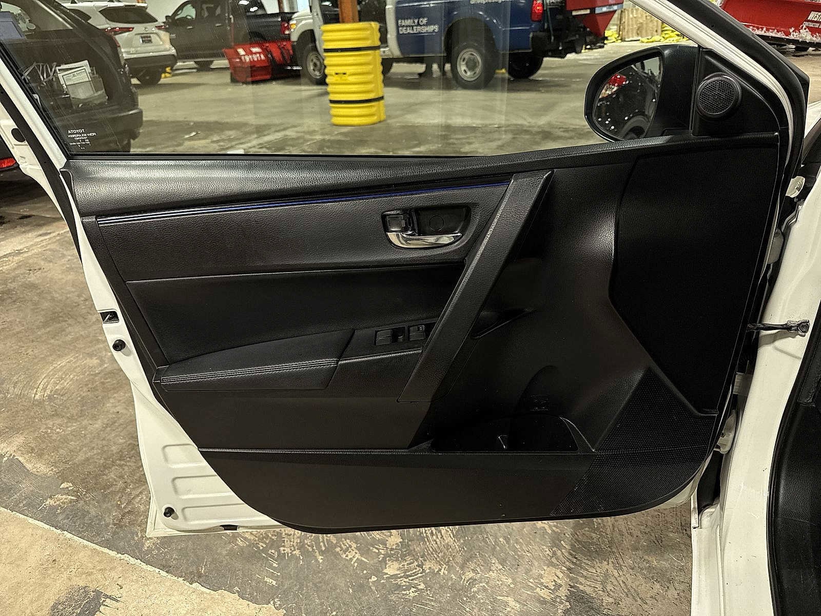 Thumbnail: 2017 Toyota Corolla - 31