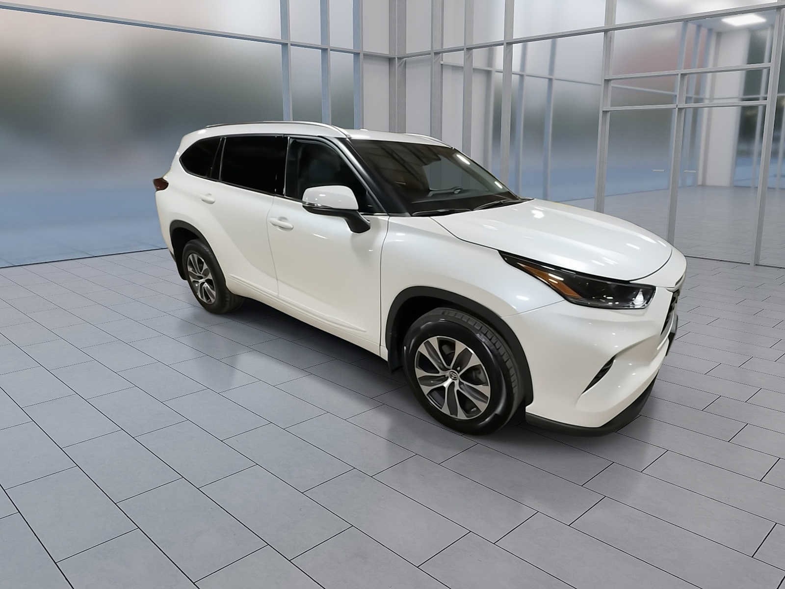 Thumbnail: 2021 Toyota Highlander - 2
