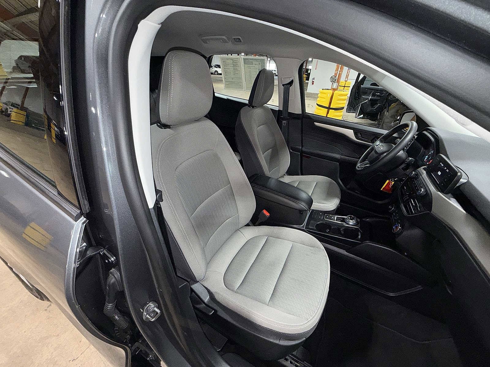 Thumbnail: 2022 Ford Escape - 15