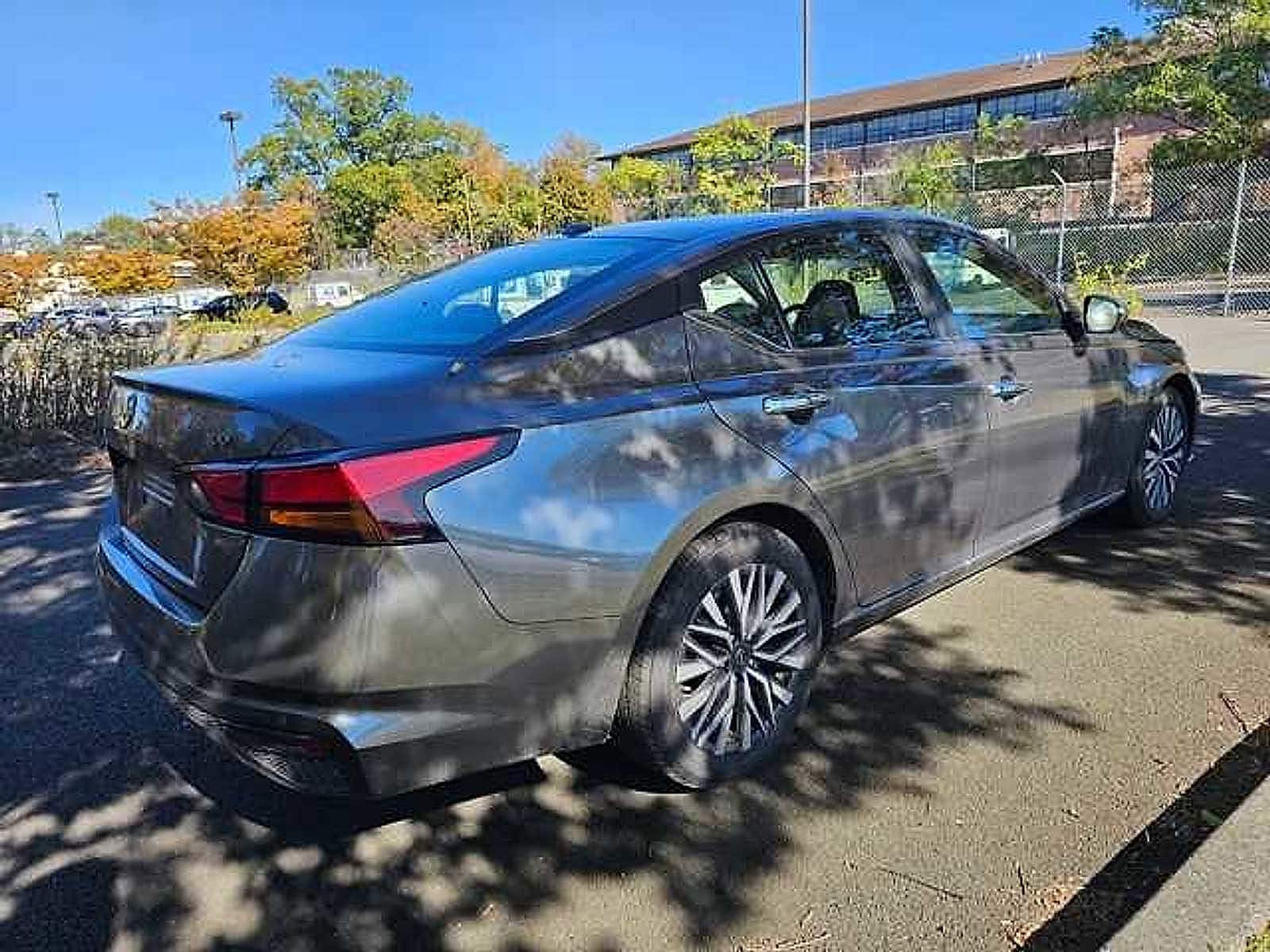 Thumbnail: 2023 Nissan Altima - 4
