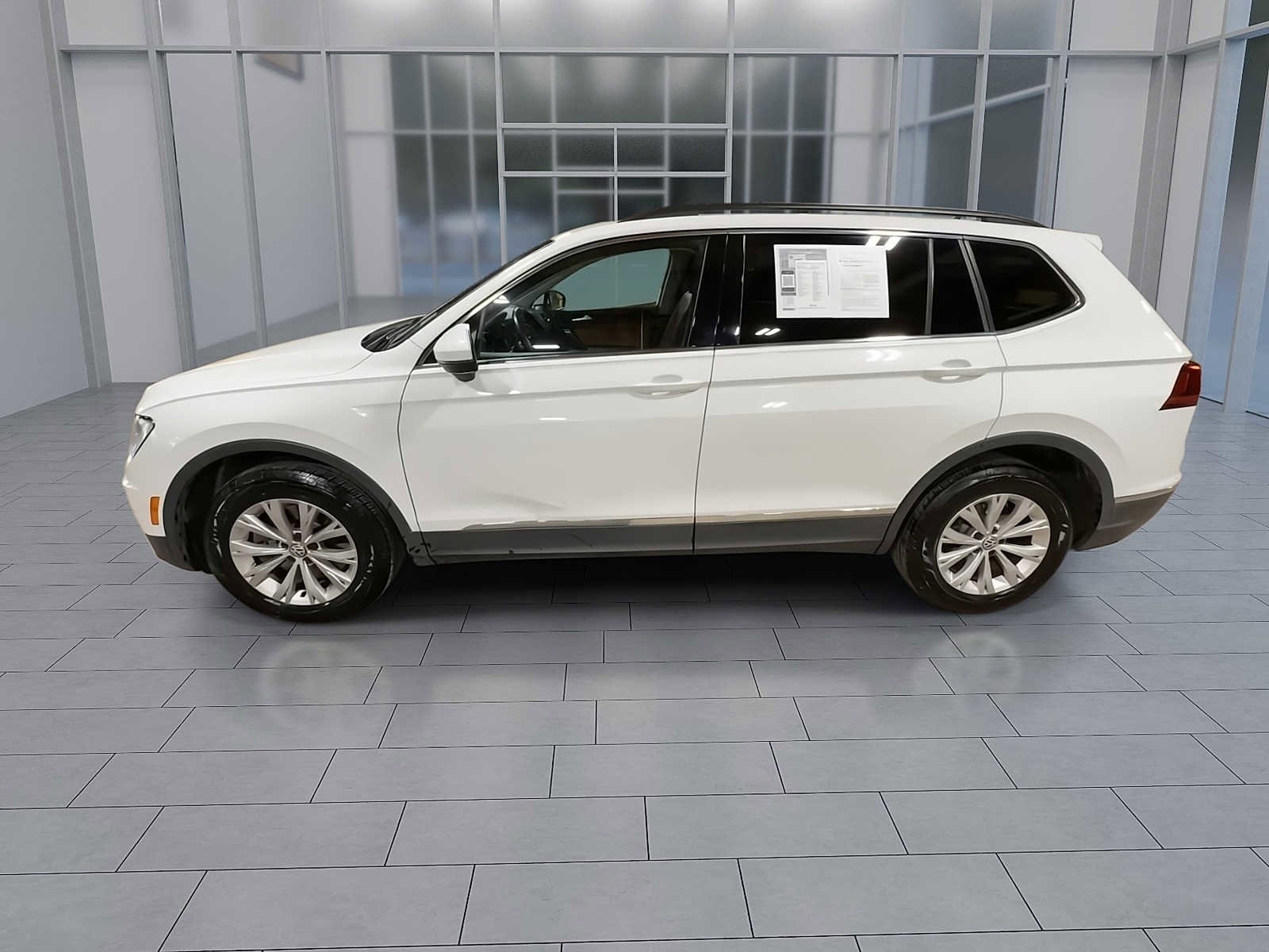 Thumbnail: 2018 Volkswagen Tiguan - 5