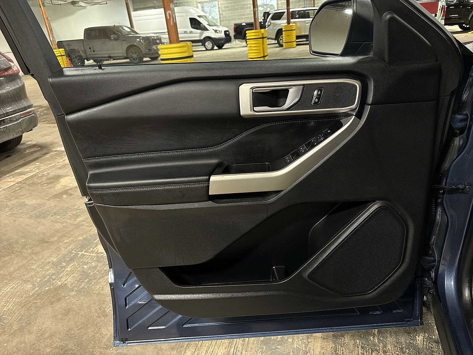 Thumbnail: 2020 Ford Explorer - 34