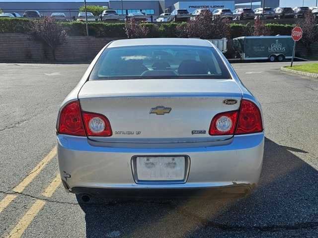 Thumbnail: 2010 Chevrolet Malibu - 5
