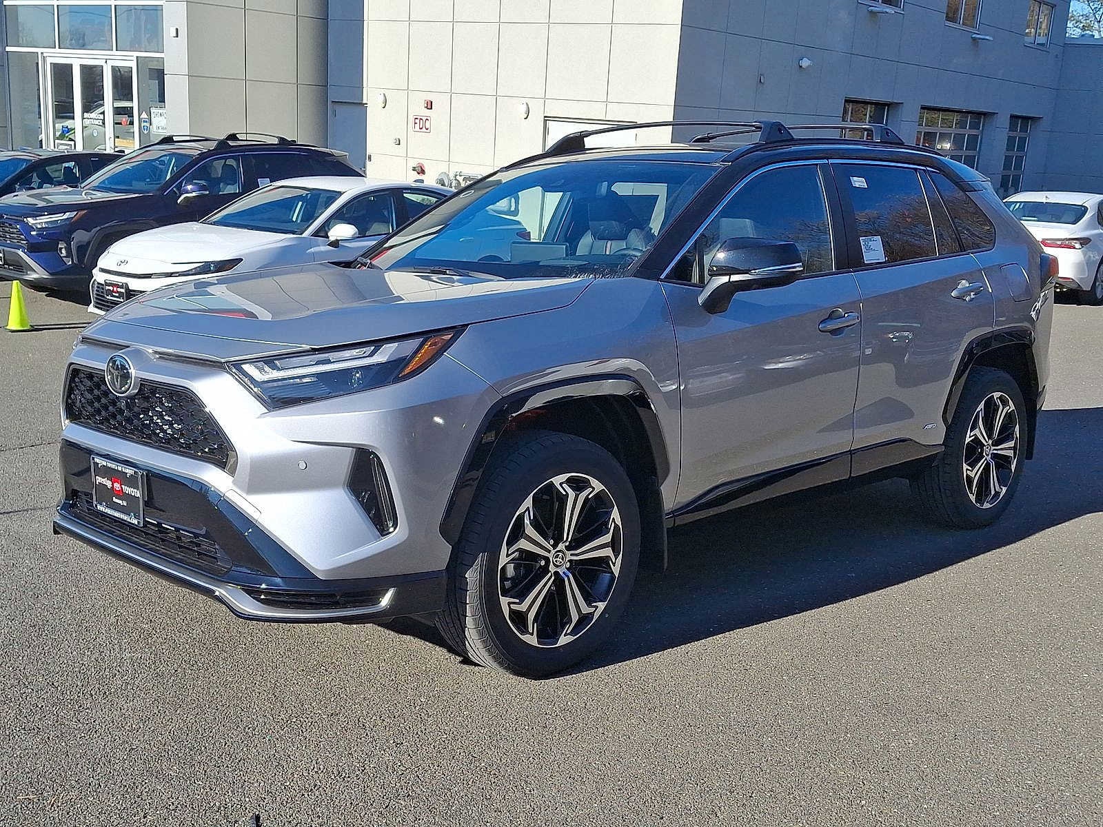 Thumbnail: 2025 Toyota RAV4 - 16