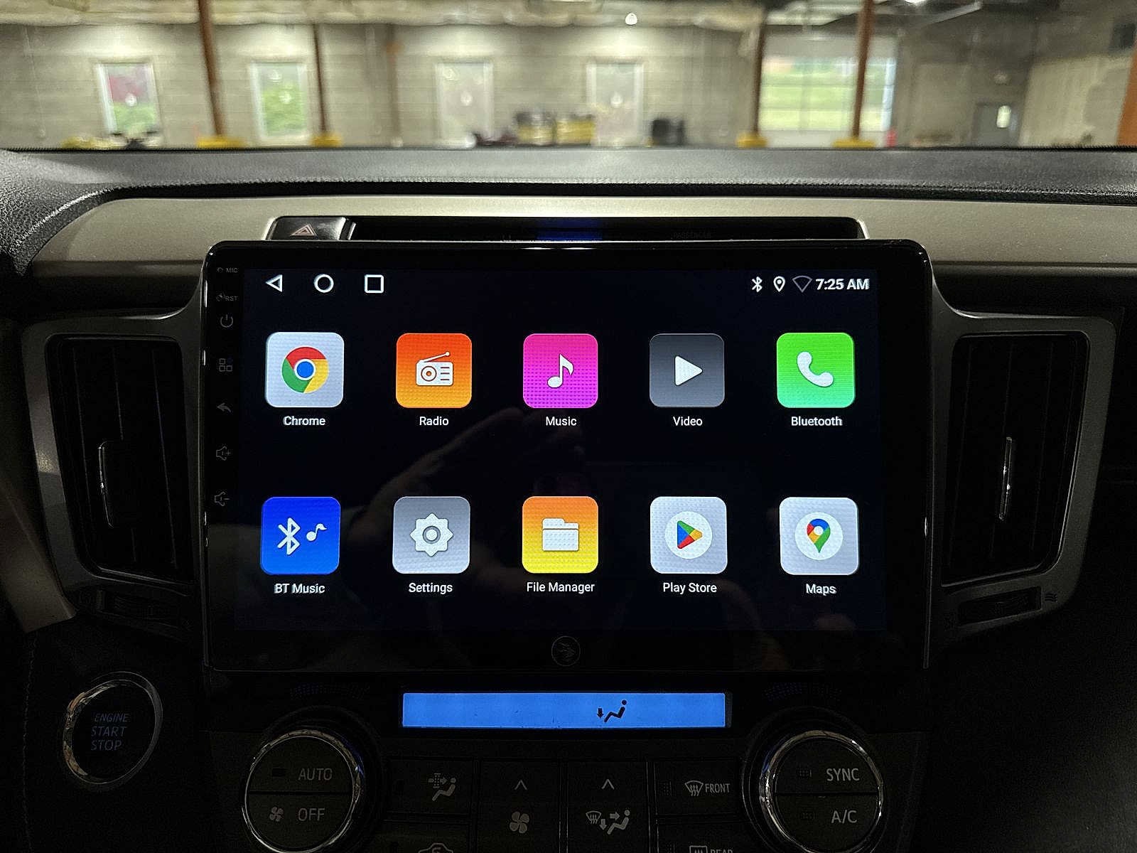 Thumbnail: 2015 Toyota RAV4 - 20