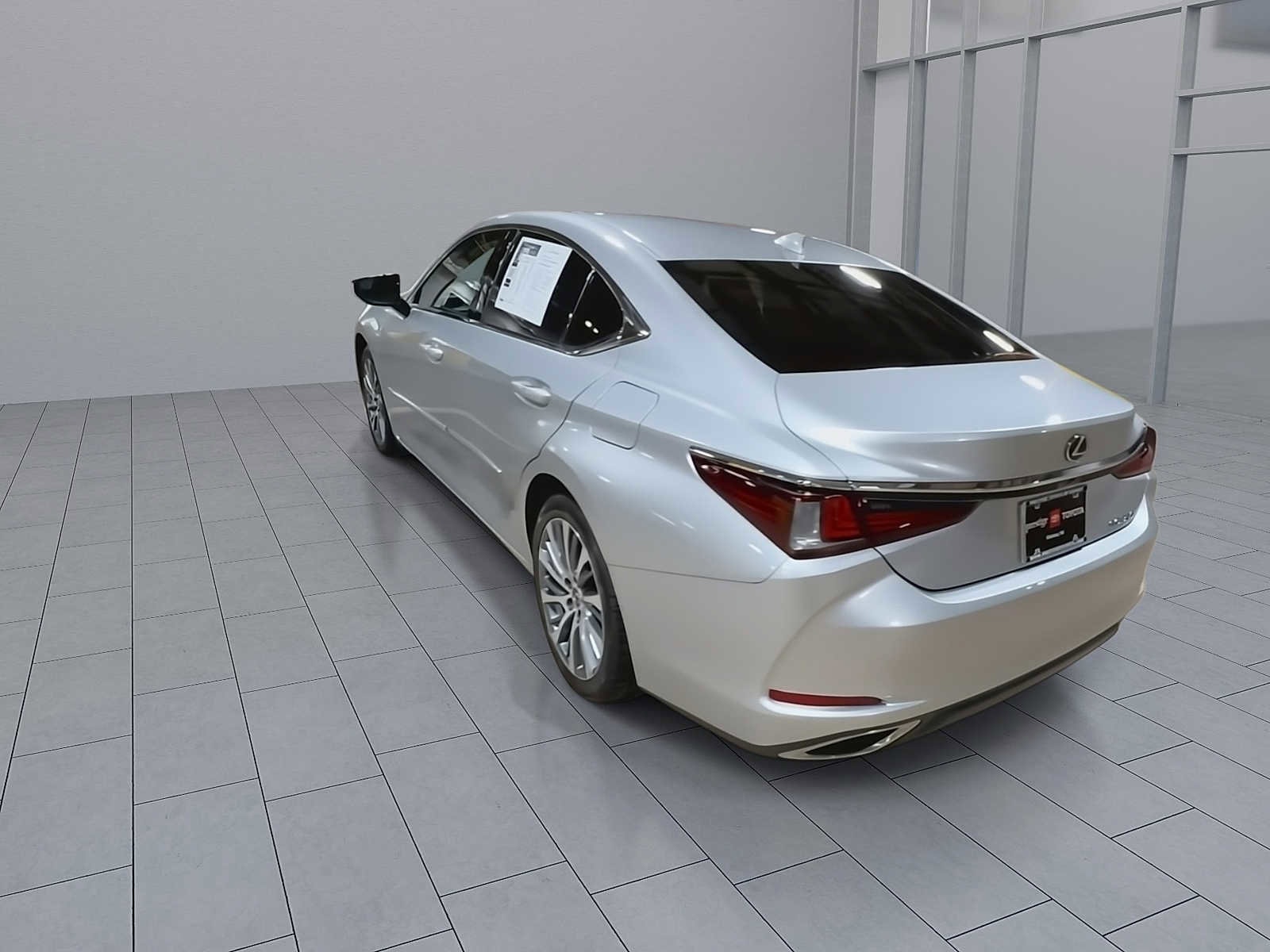 Thumbnail: 2019 Lexus ES - 7