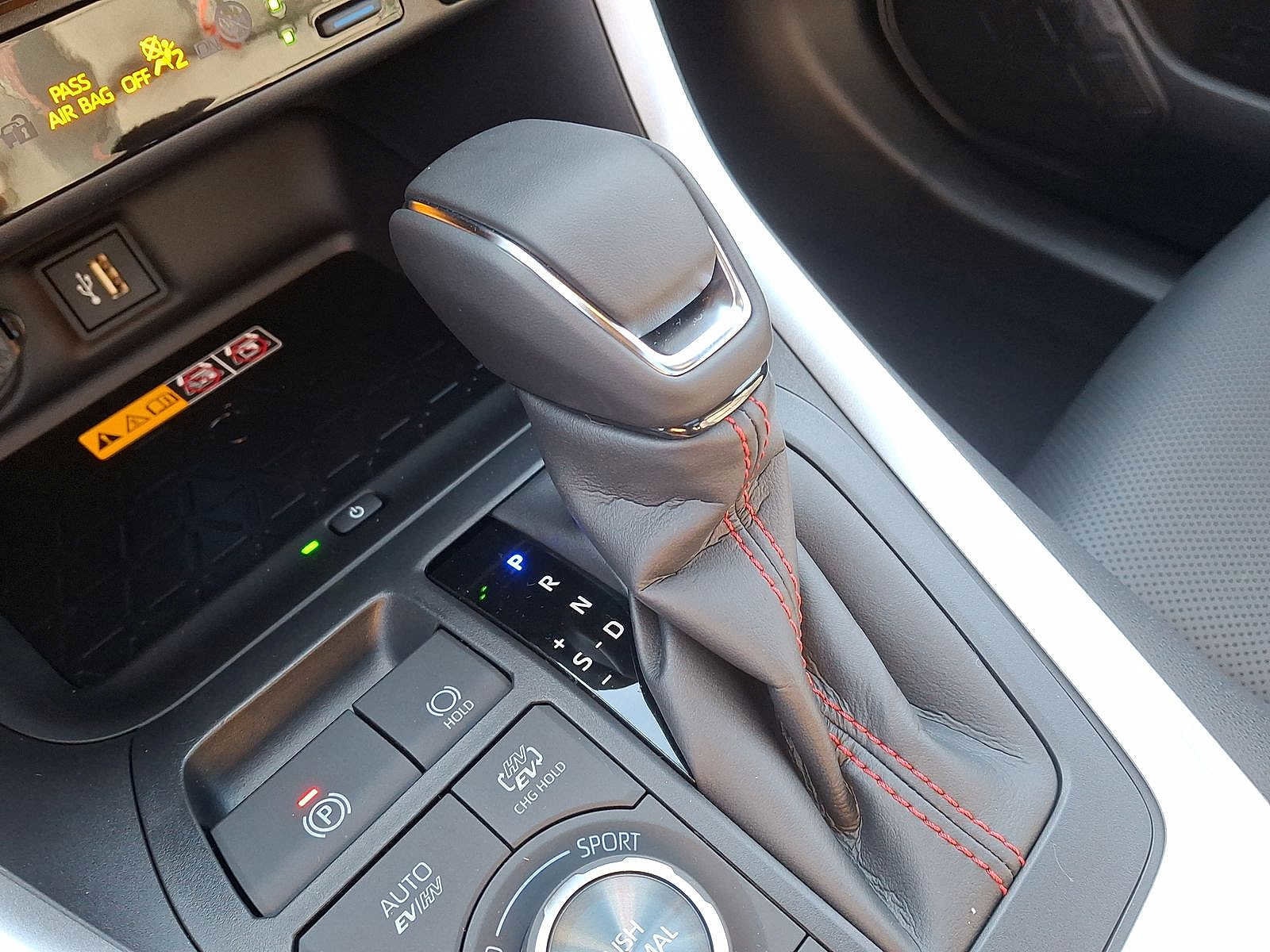 Thumbnail: 2025 Toyota RAV4 - 21