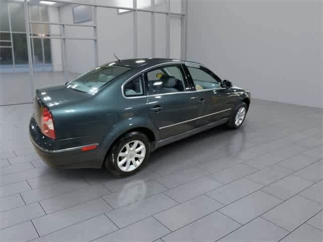 Thumbnail: 2004 Volkswagen Passat - 8