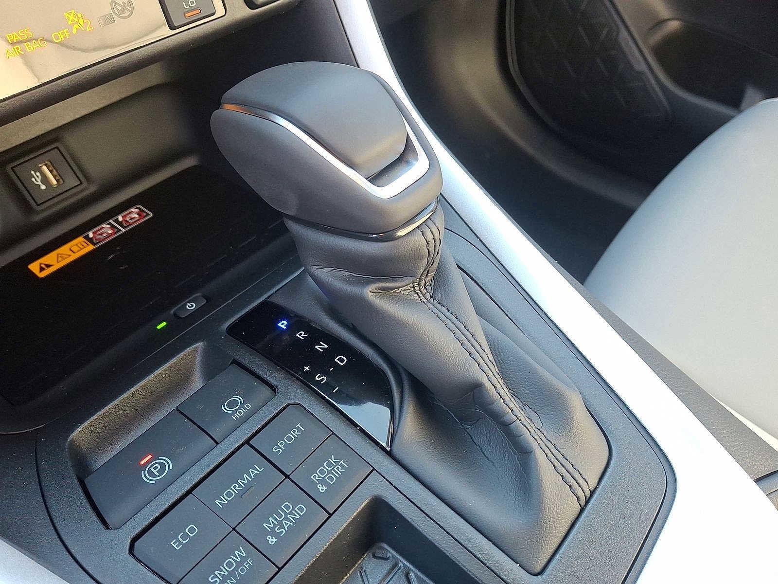 Thumbnail: 2025 Toyota RAV4 - 15