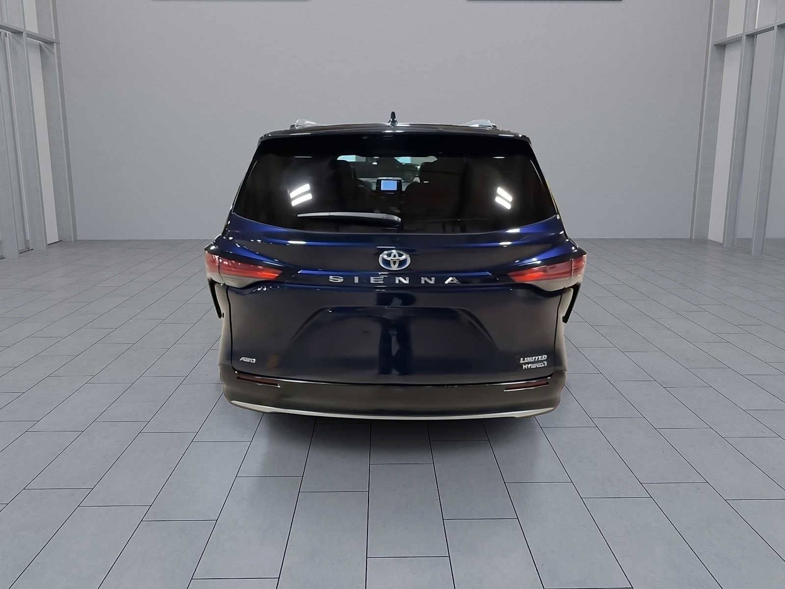 Thumbnail: 2023 Toyota Sienna - 7
