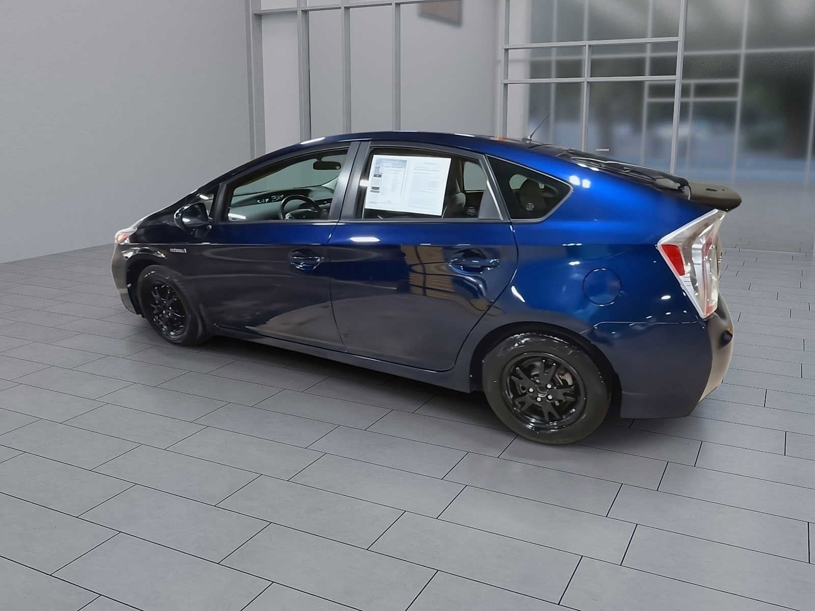 Thumbnail: 2015 Toyota Prius - 5