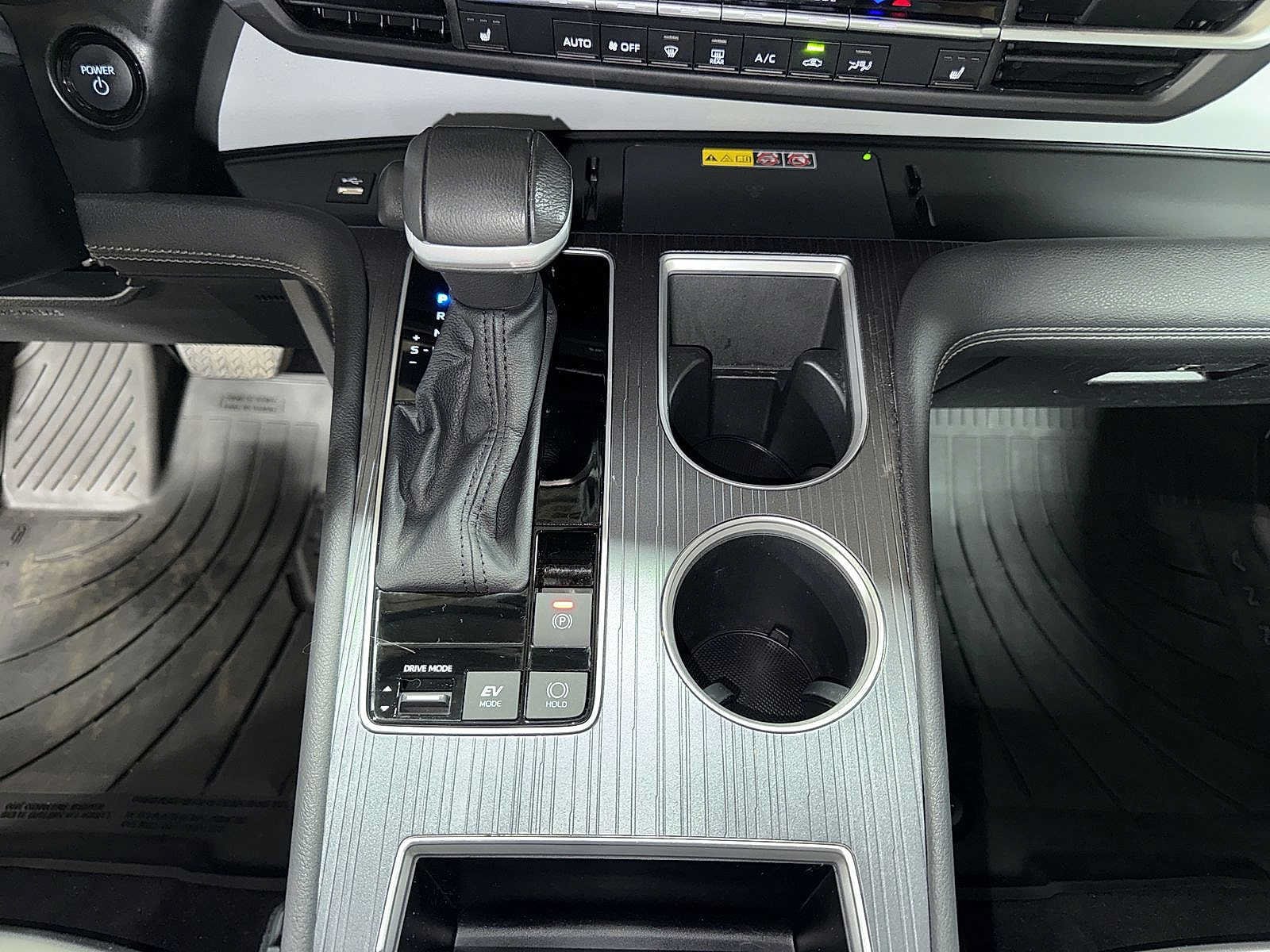 Thumbnail: 2025 Toyota Sienna - 32