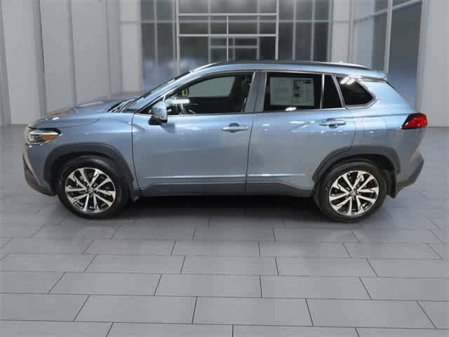 2024 Toyota Corolla Cross XLE 5