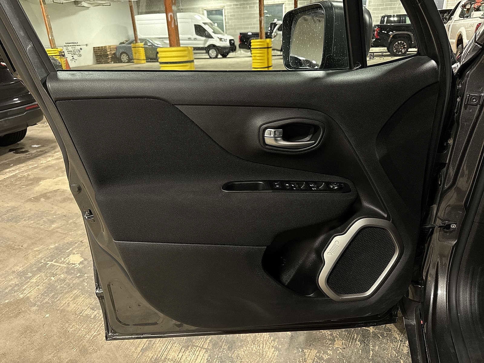 Thumbnail: 2021 Jeep Renegade - 29