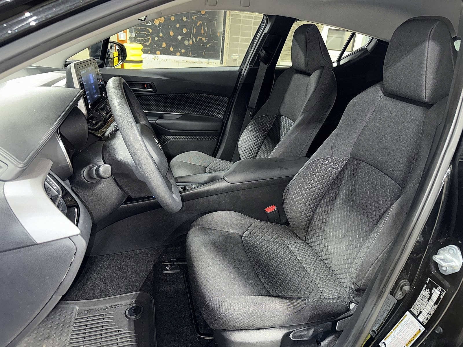 Thumbnail: 2021 Toyota C-HR - 21