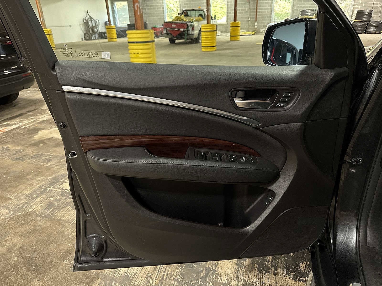 Thumbnail: 2015 Acura MDX - 31