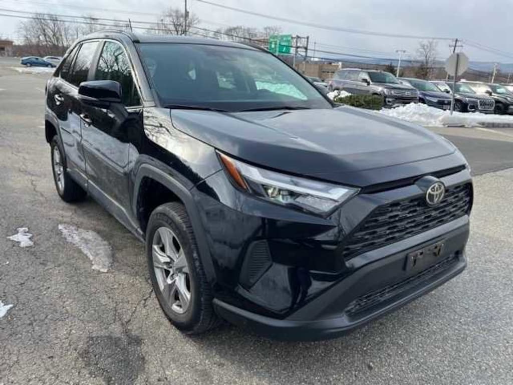 Used 2022 Toyota RAV4 XLE SUV