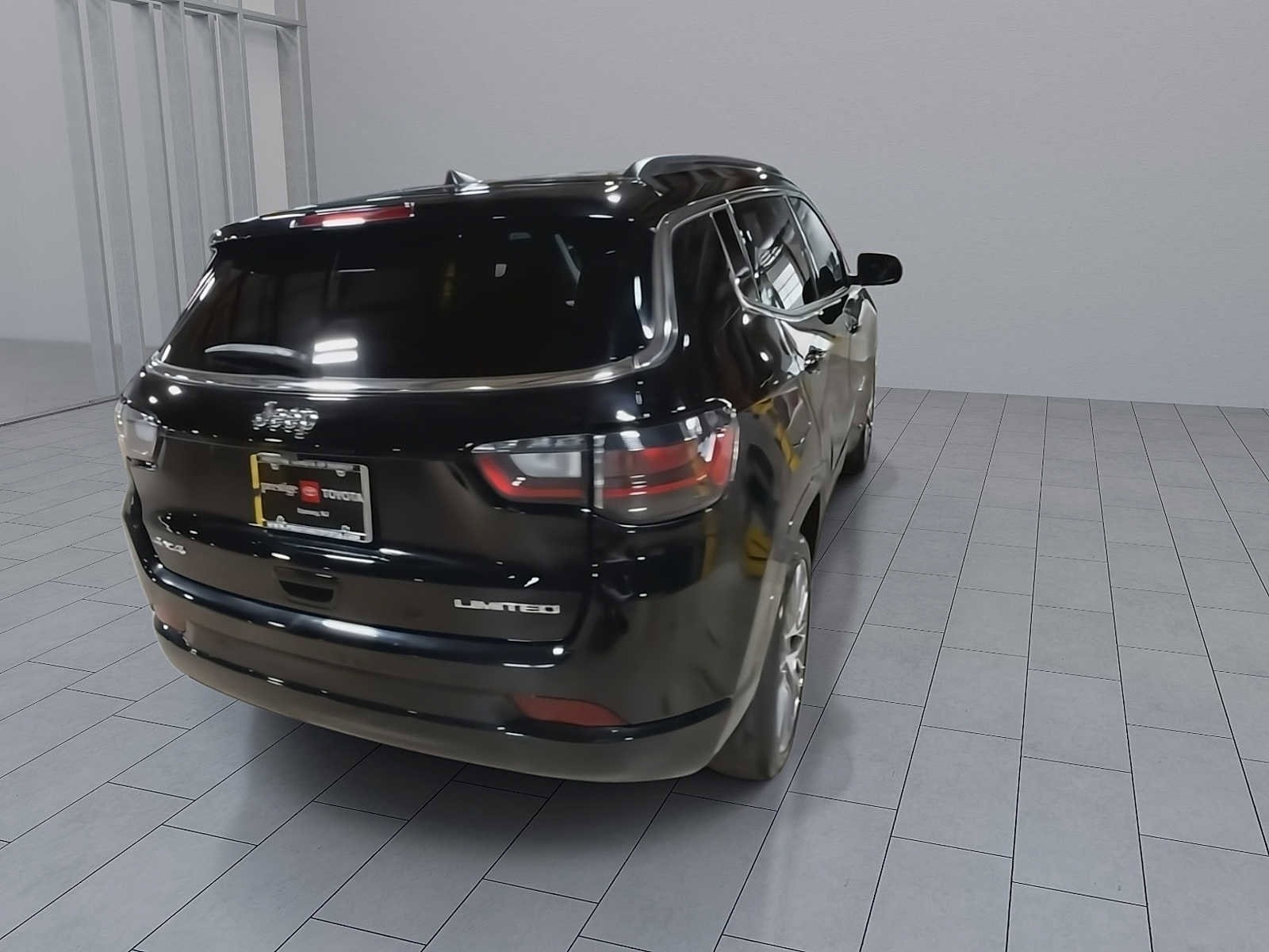 Thumbnail: 2022 Jeep Compass - 8