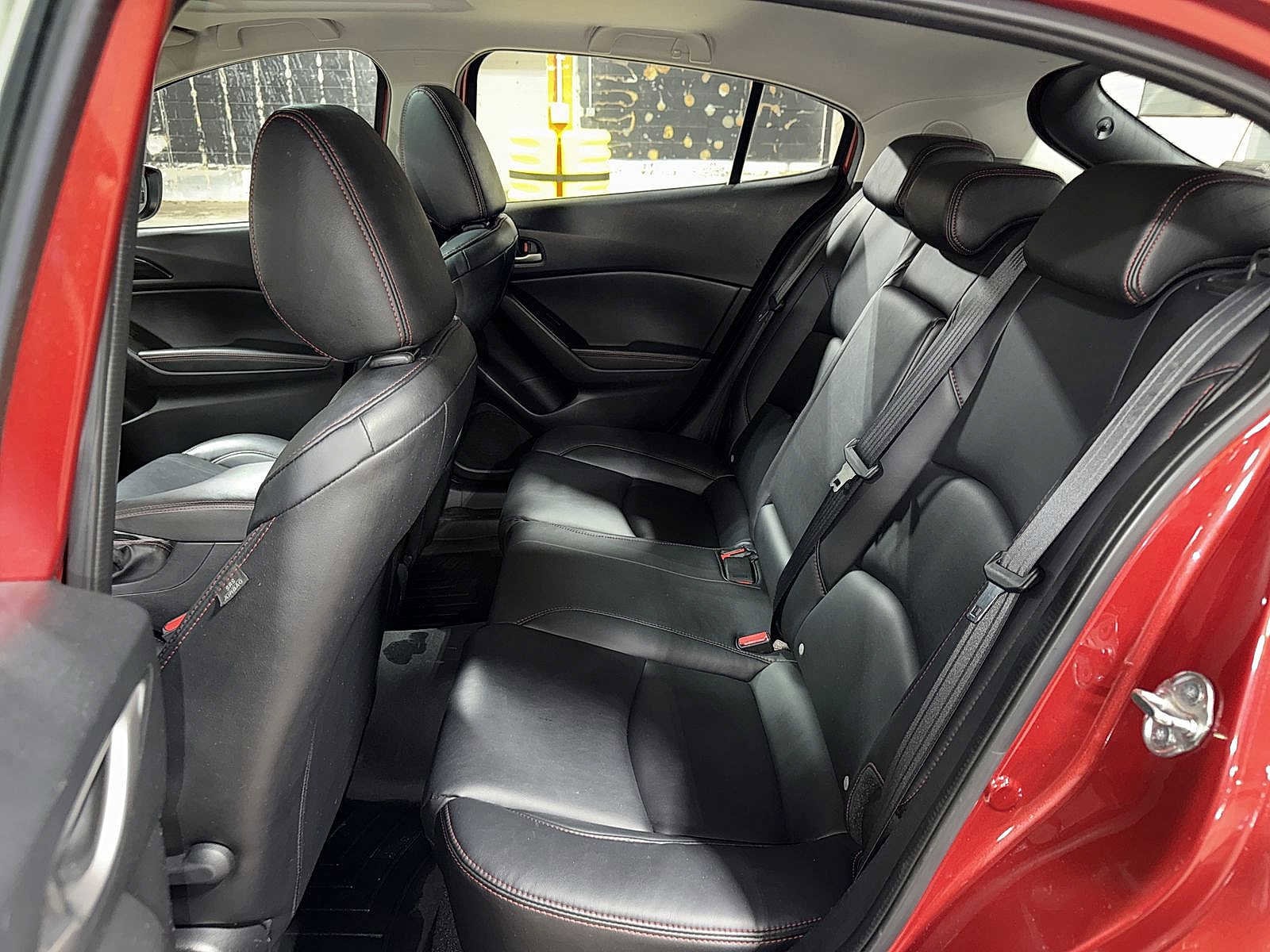 Thumbnail: 2016 Mazda Mazda3 - 17