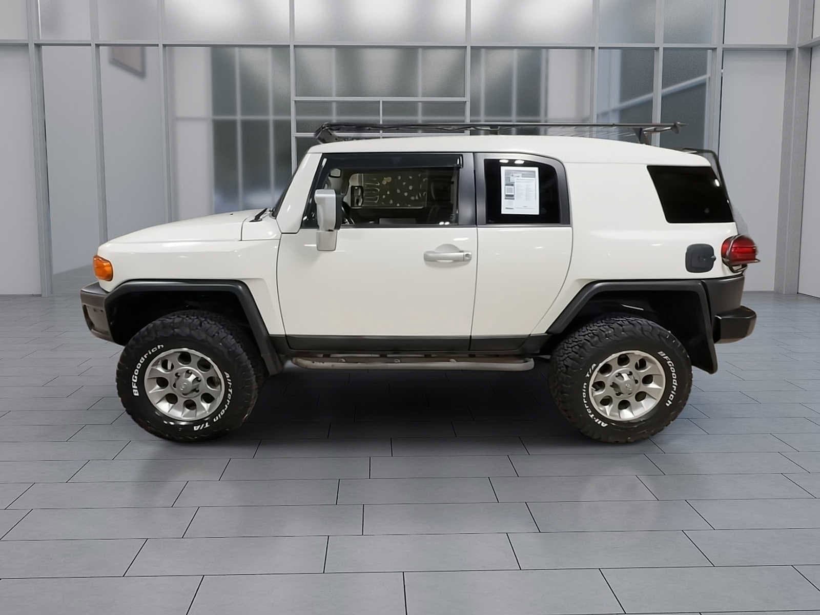 Thumbnail: 2013 Toyota FJ Cruiser - 9