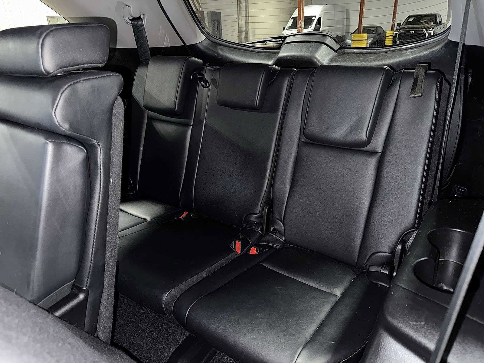 Thumbnail: 2019 Toyota Highlander - 18