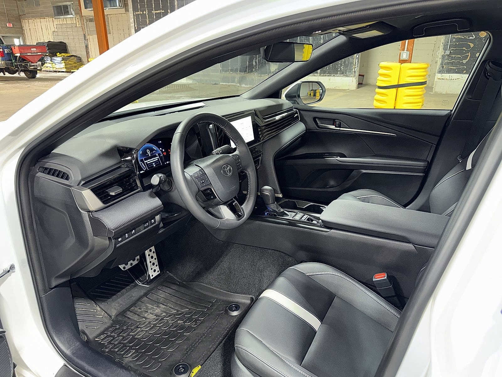 Thumbnail: 2025 Toyota Camry - 27