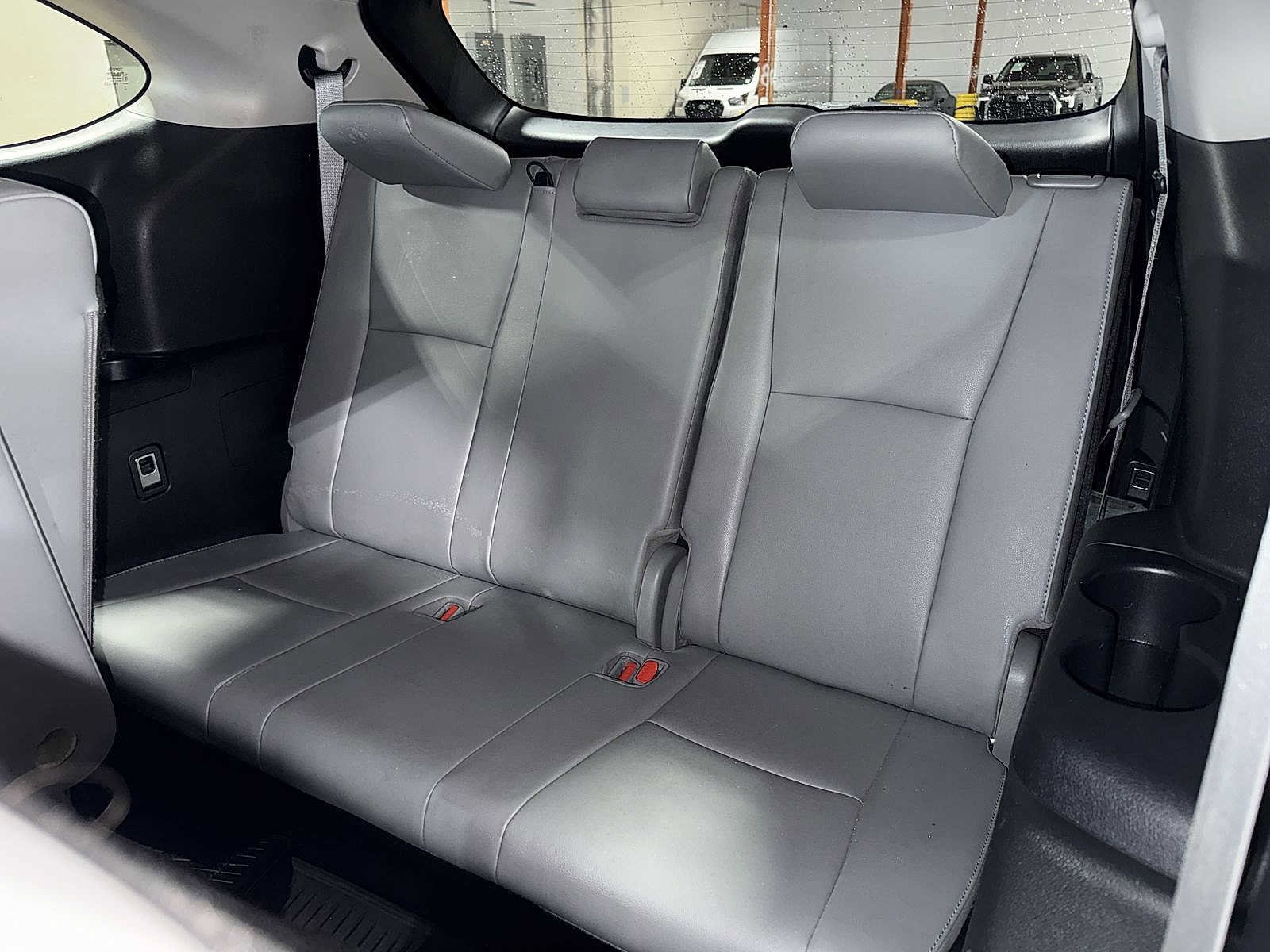 Thumbnail: 2020 Toyota Highlander - 17