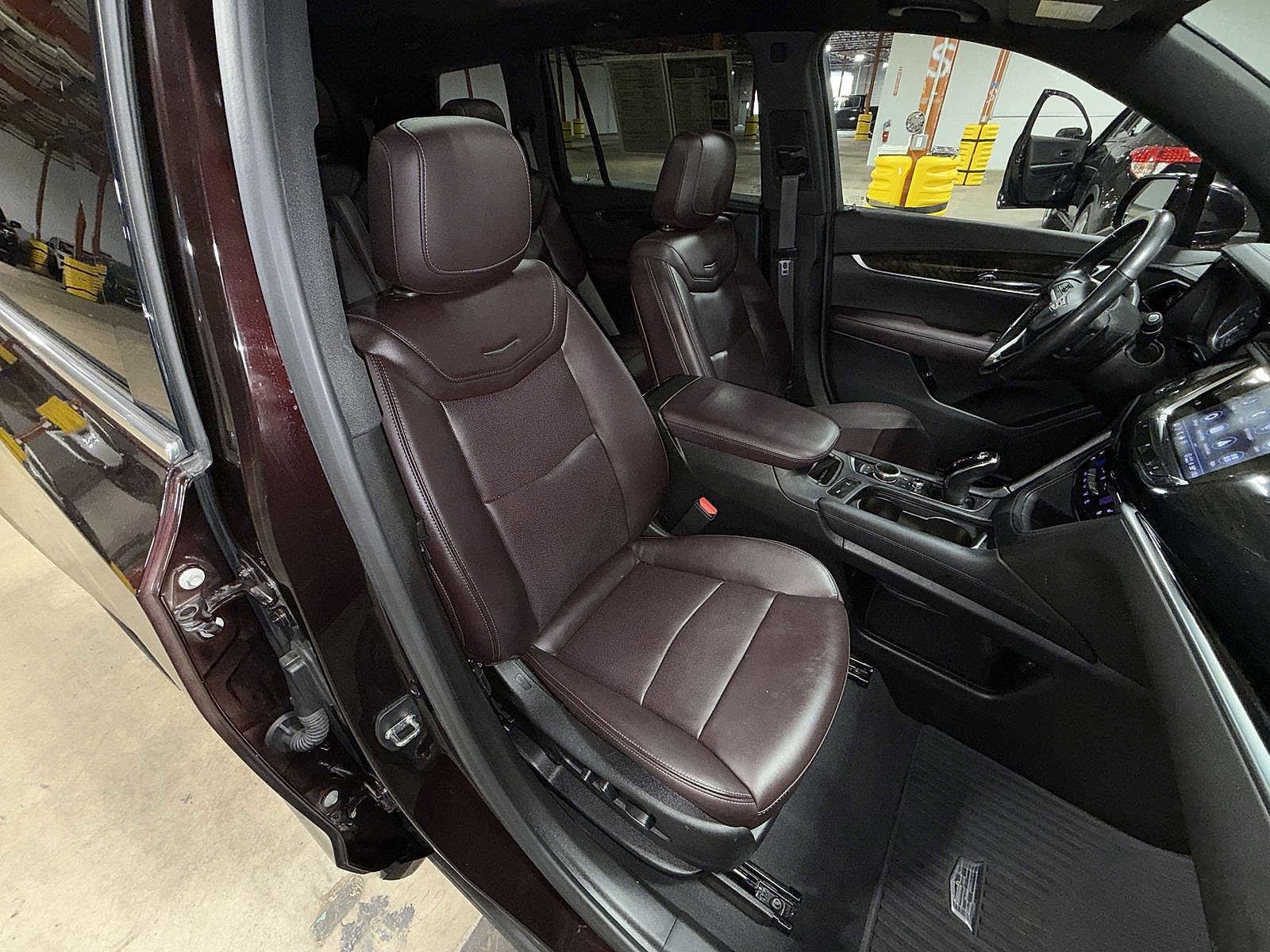 Thumbnail: 2021 Cadillac XT6 - 16