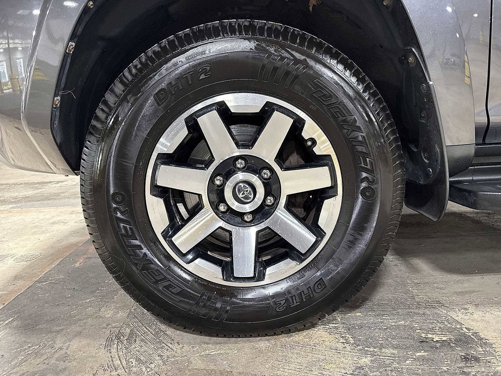 Thumbnail: 2017 Toyota 4Runner - 10