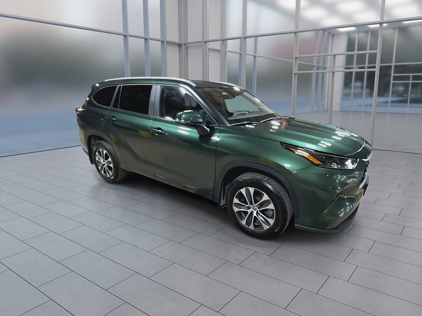 Thumbnail: 2025 Toyota Highlander - 2