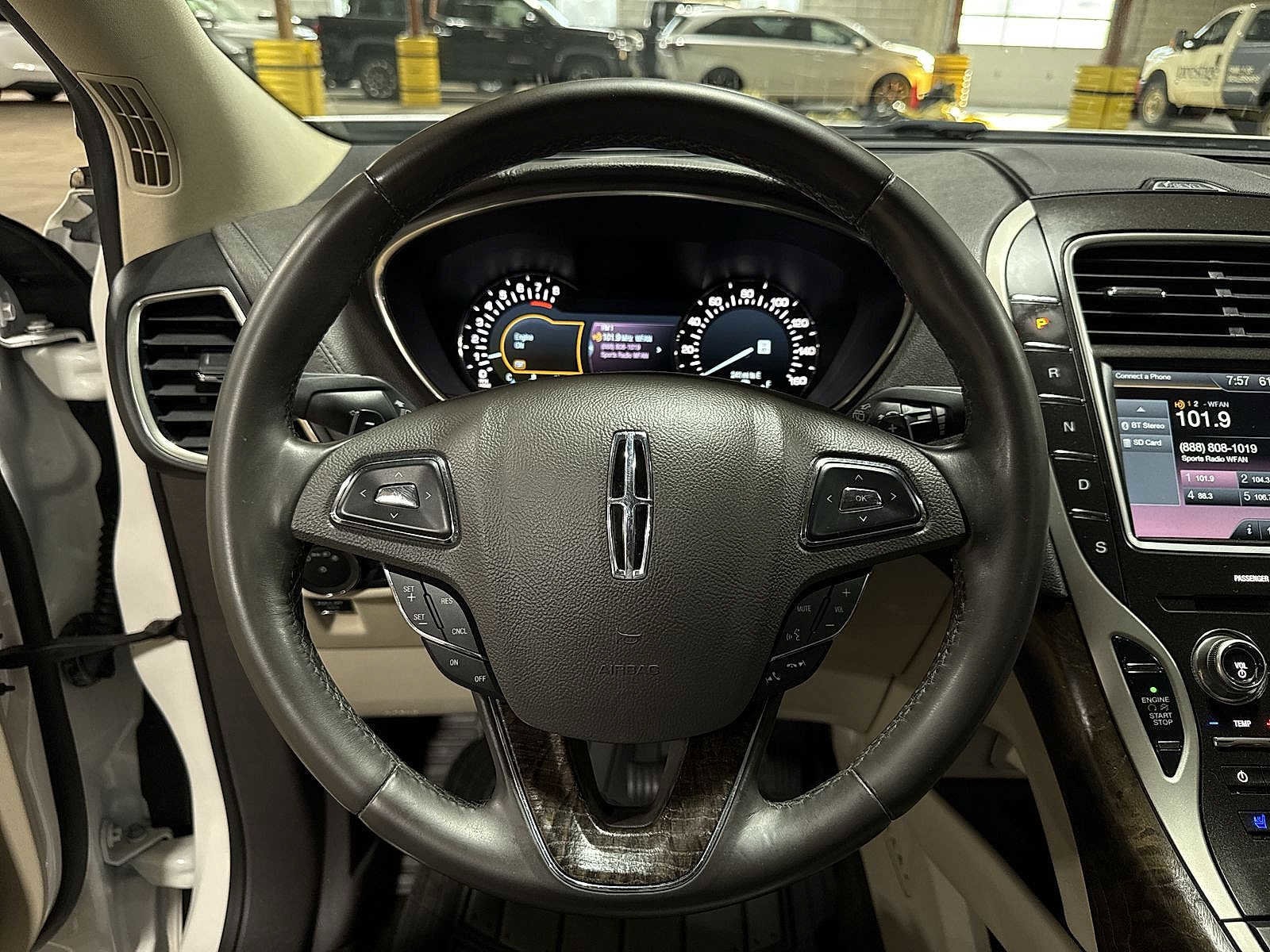 Thumbnail: 2016 Lincoln MKX - 18