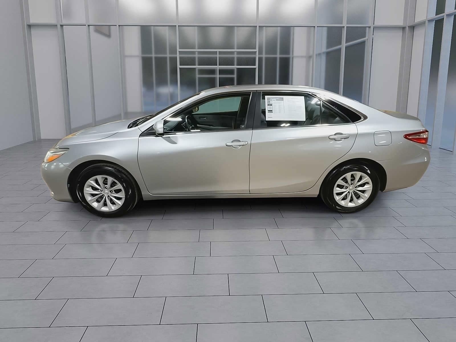 Thumbnail: 2016 Toyota Camry - 4