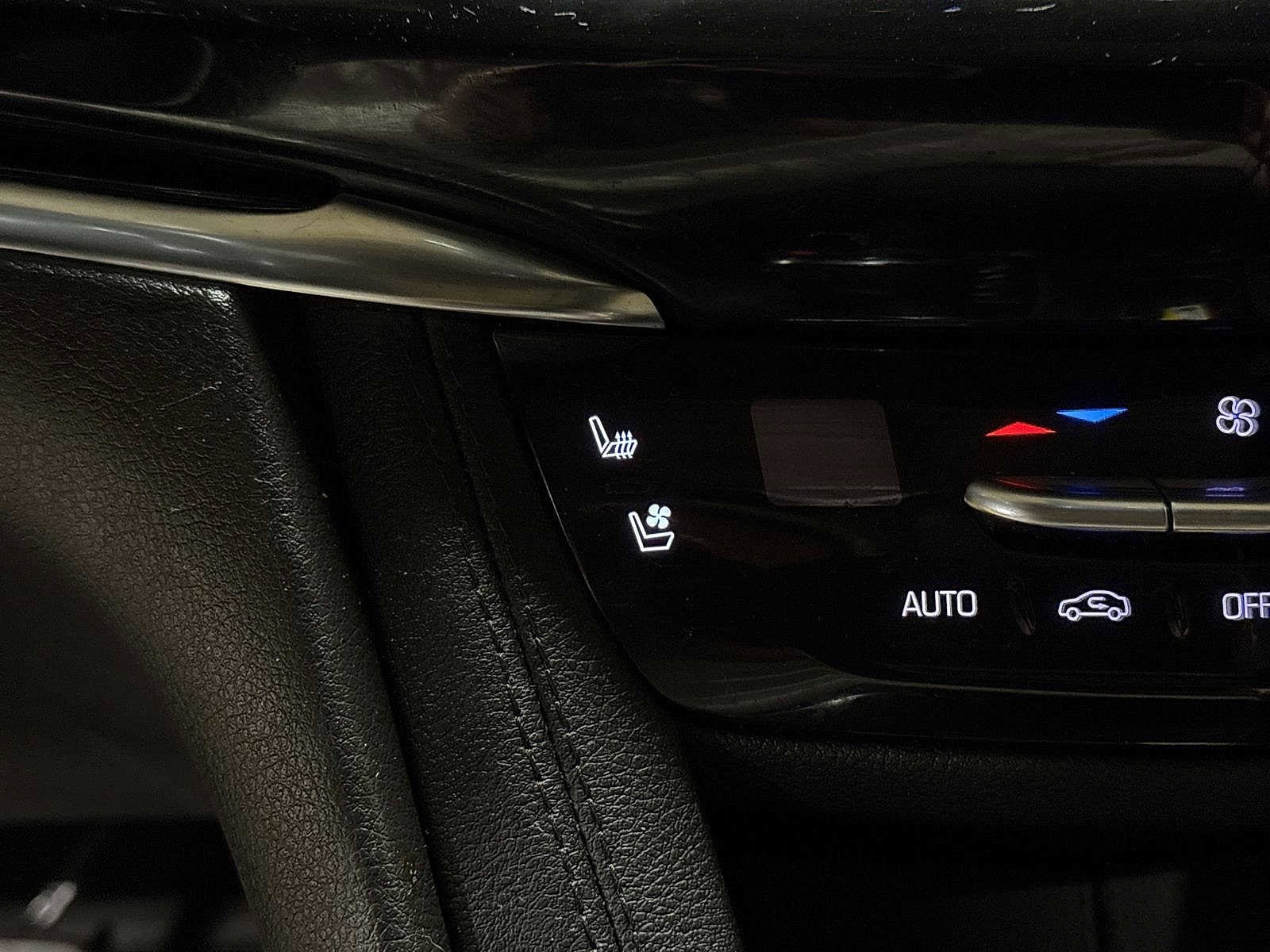 Thumbnail: 2021 Cadillac XT6 - 36