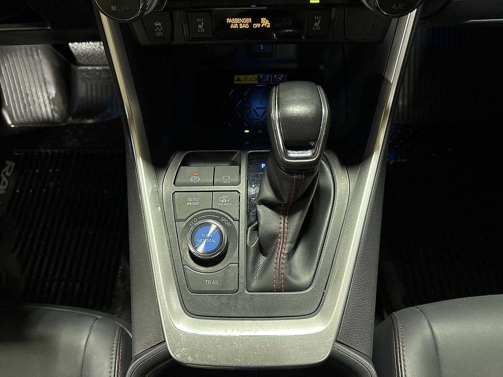 Thumbnail: 2022 Toyota RAV4 - 31