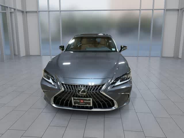 Thumbnail: 2023 Lexus ES - 3