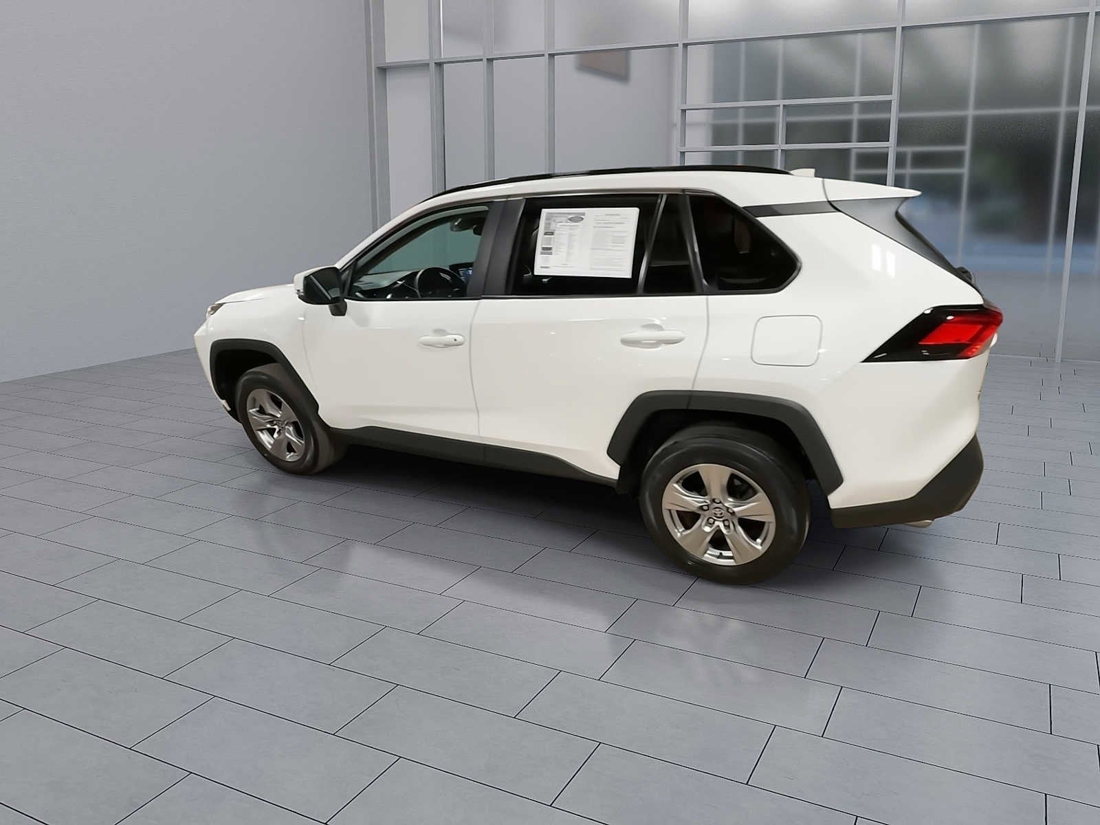 Thumbnail: 2022 Toyota RAV4 - 6