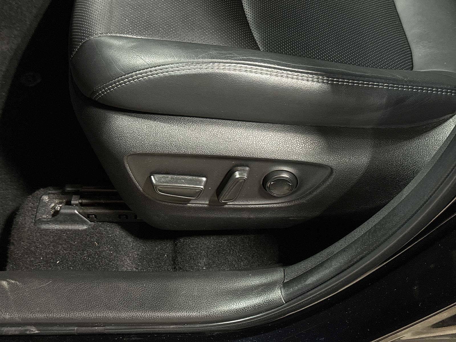 Thumbnail: 2023 Toyota RAV4 - 23