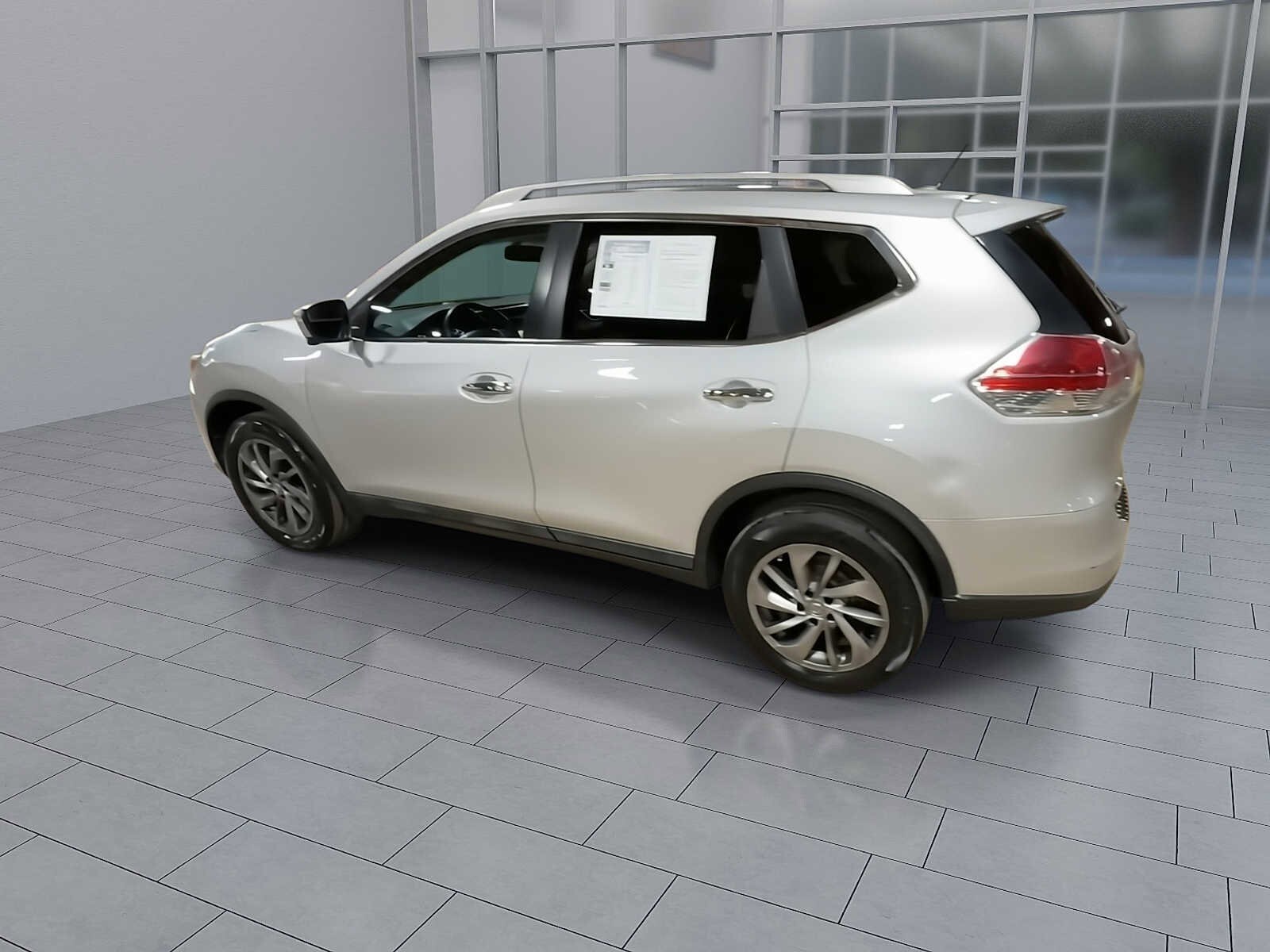 Thumbnail: 2015 Nissan Rogue - 6