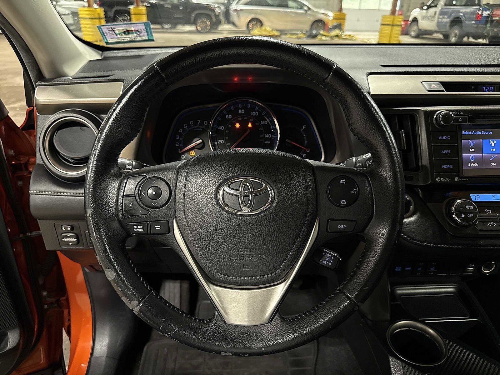 Thumbnail: 2015 Toyota RAV4 - 18