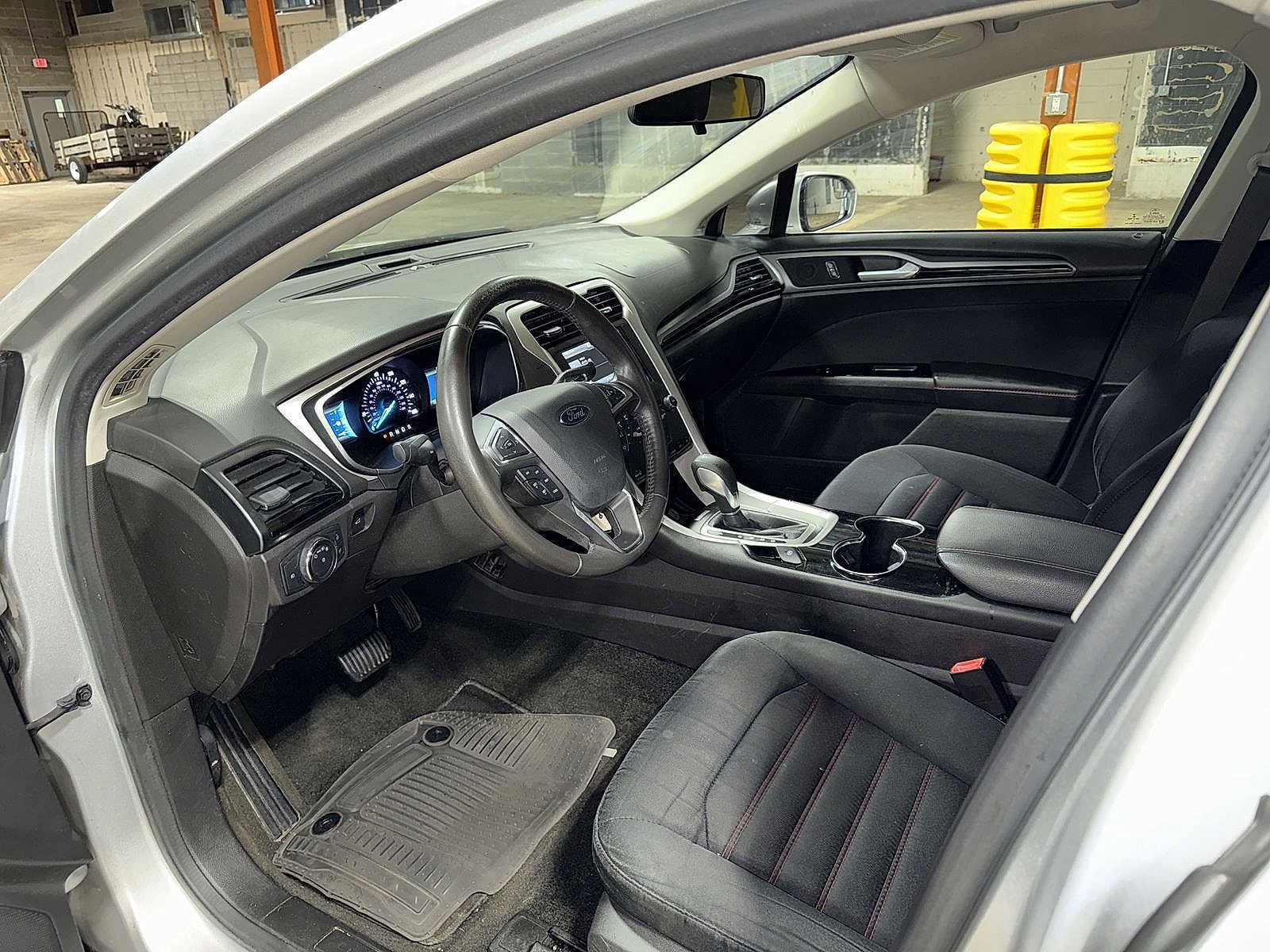 Thumbnail: 2015 Ford Fusion - 27