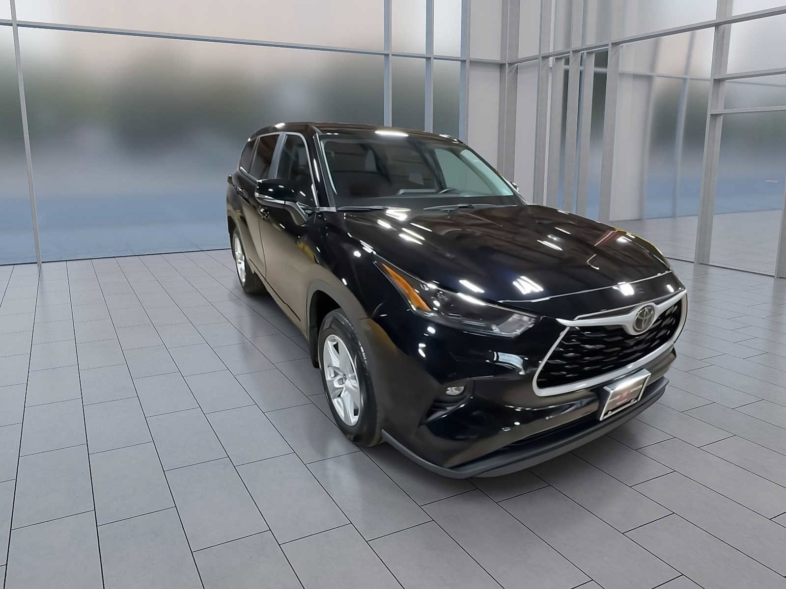 Thumbnail: 2023 Toyota Highlander - 2