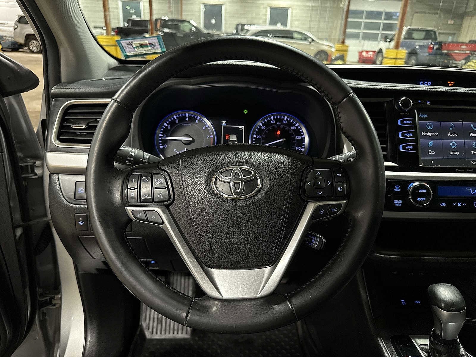 Thumbnail: 2019 Toyota Highlander - 19