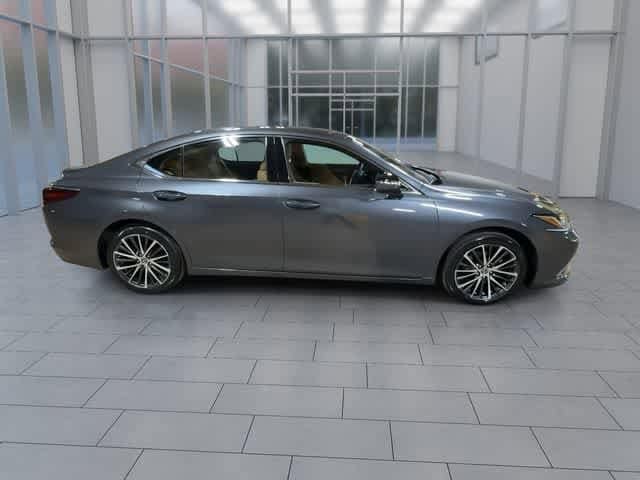 Thumbnail: 2023 Lexus ES - 9