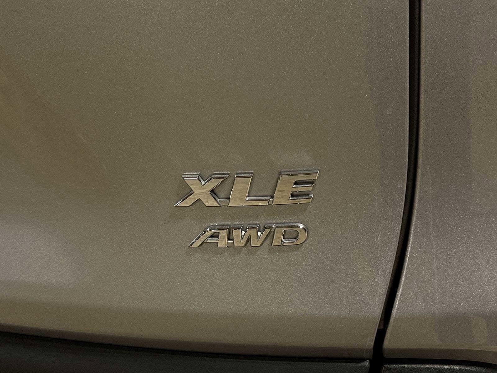 Thumbnail: 2022 Toyota RAV4 - 26