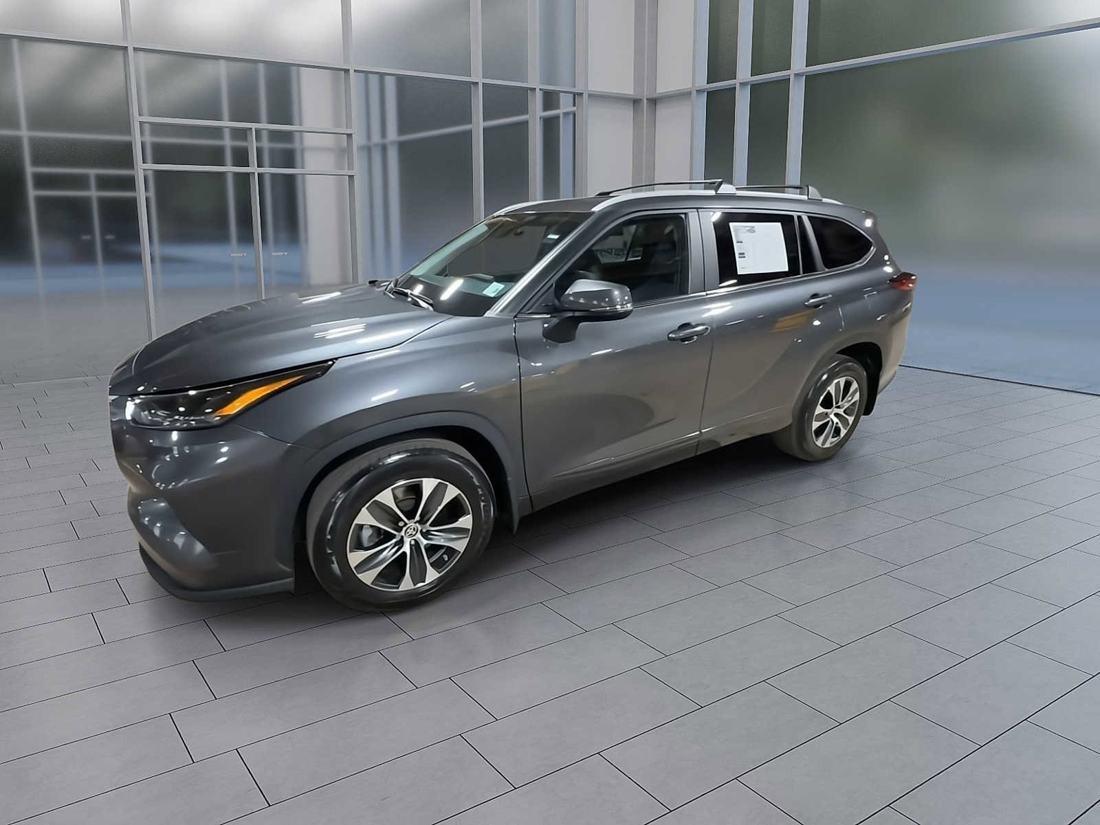 Thumbnail: 2023 Toyota Highlander - 4