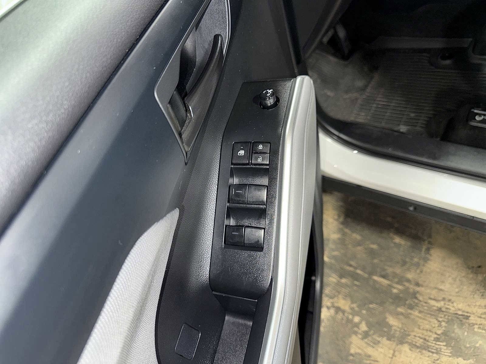 Thumbnail: 2023 Toyota Highlander - 23